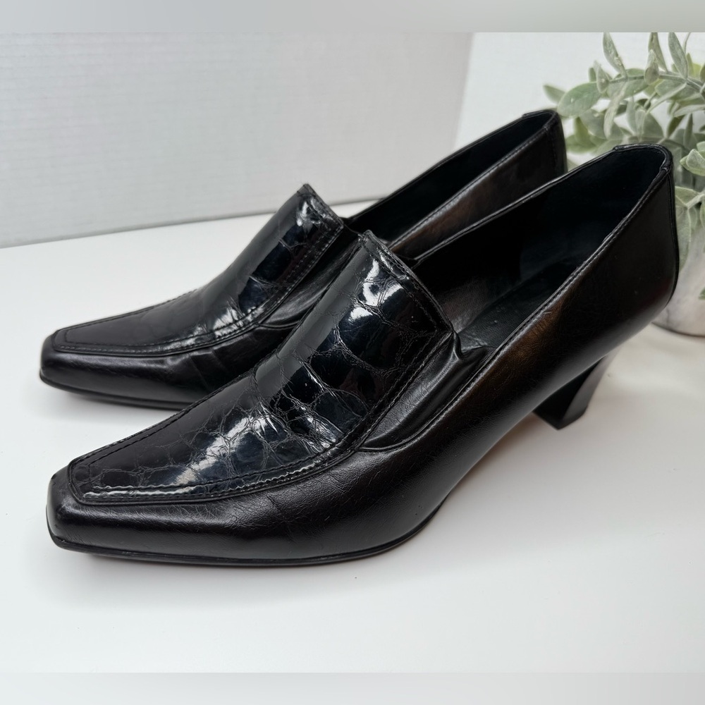 Franco Sarto Vintage 90s Y2K Black Faux Leather Embossed Heeled Loafers Size 9.5